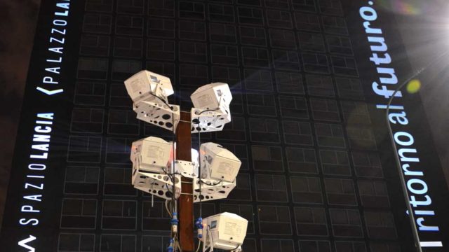 Installazione in esterno di proiettori