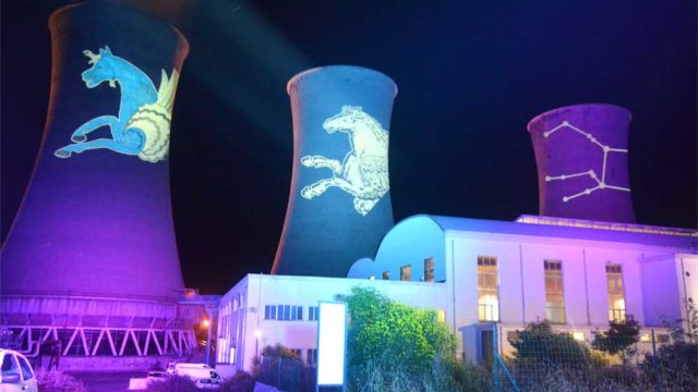 Proiezioni su edifici industriali