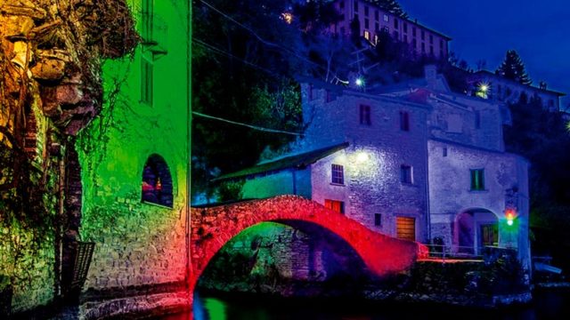 Proiezioni colore con proiettori Archiled