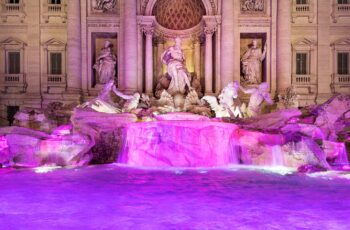 Kartierte Projektion auf dem Trevi-Brunnen