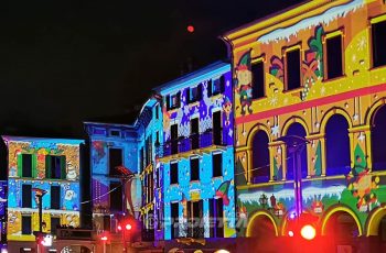 Grandi proiezioni natalizie mappate