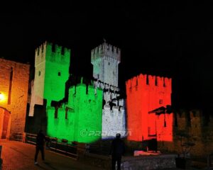 Sirmione proiezione del tricolore